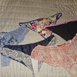 Set Of 5 Floral & Lace Women's Thong Th-thong Thong Thongs!
